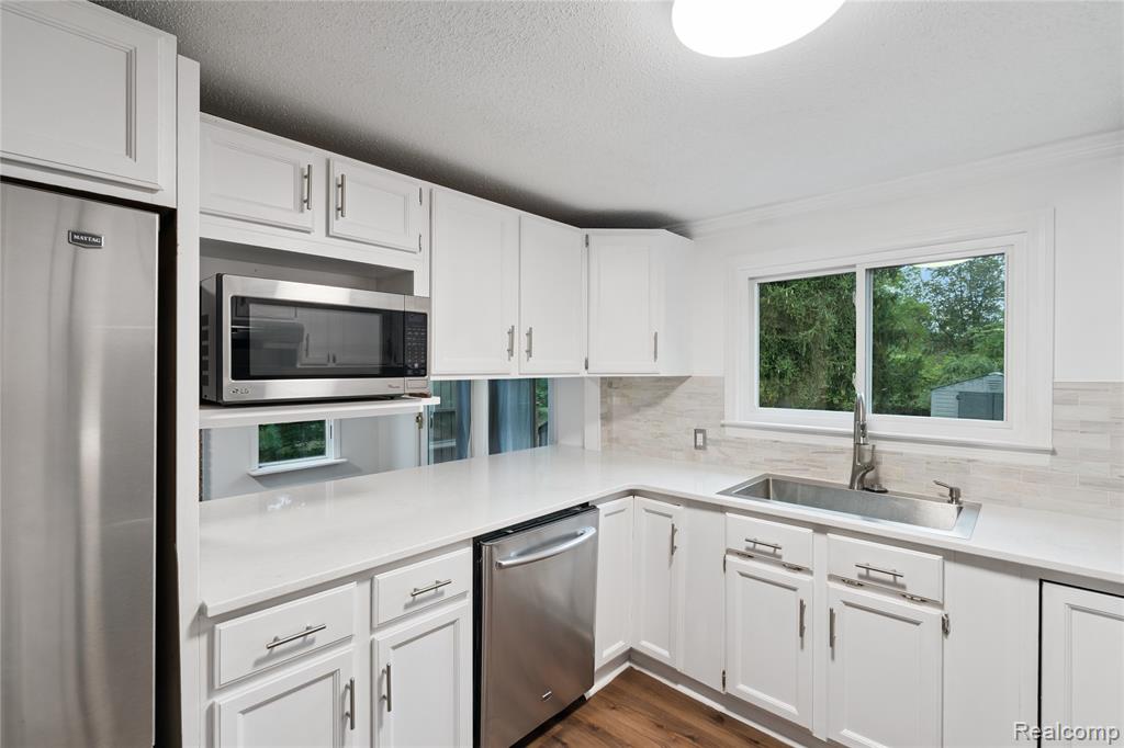 8466 Silver Lake Road Linden, MI 48451 - Photo 10 of 39 Gallery Image 10