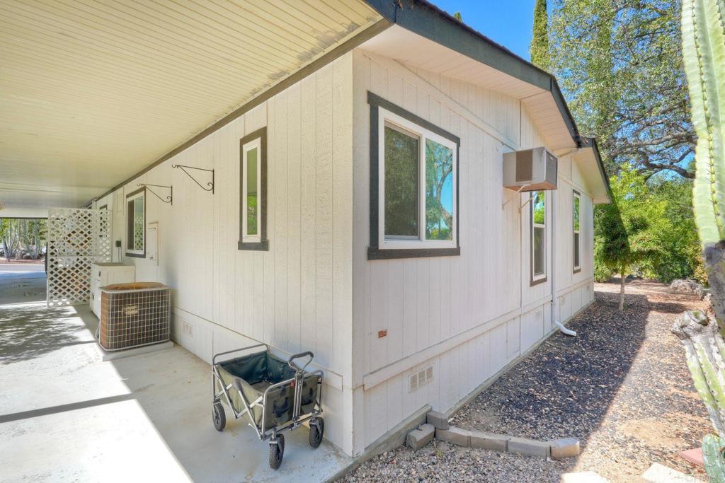 18218 Paradise Mountain Road Valley Center, CA 92082 - Photo 6 of 34