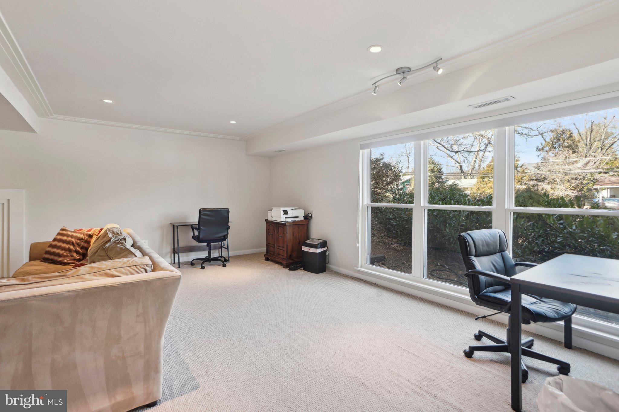 6707 Old Chesterbrook Road McLean, VA 22101 - Photo 5 of 46 Gallery Image 5