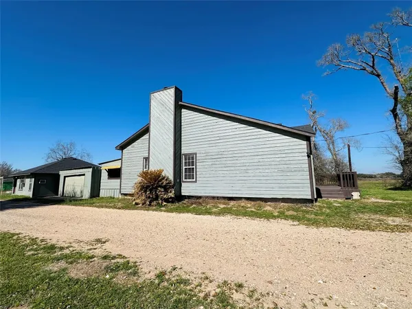 $2,750 | 25417 Highway 6, Hempstead, TX 77445