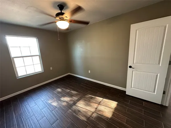 $2,750 | 25417 Highway 6, Hempstead, TX 77445