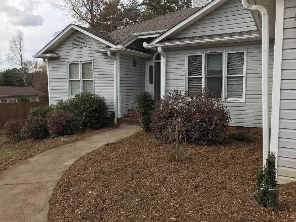 15056 Beacon Ridge Drive Seneca, SC 29678 - Photo 3 of 27 Gallery Image 3