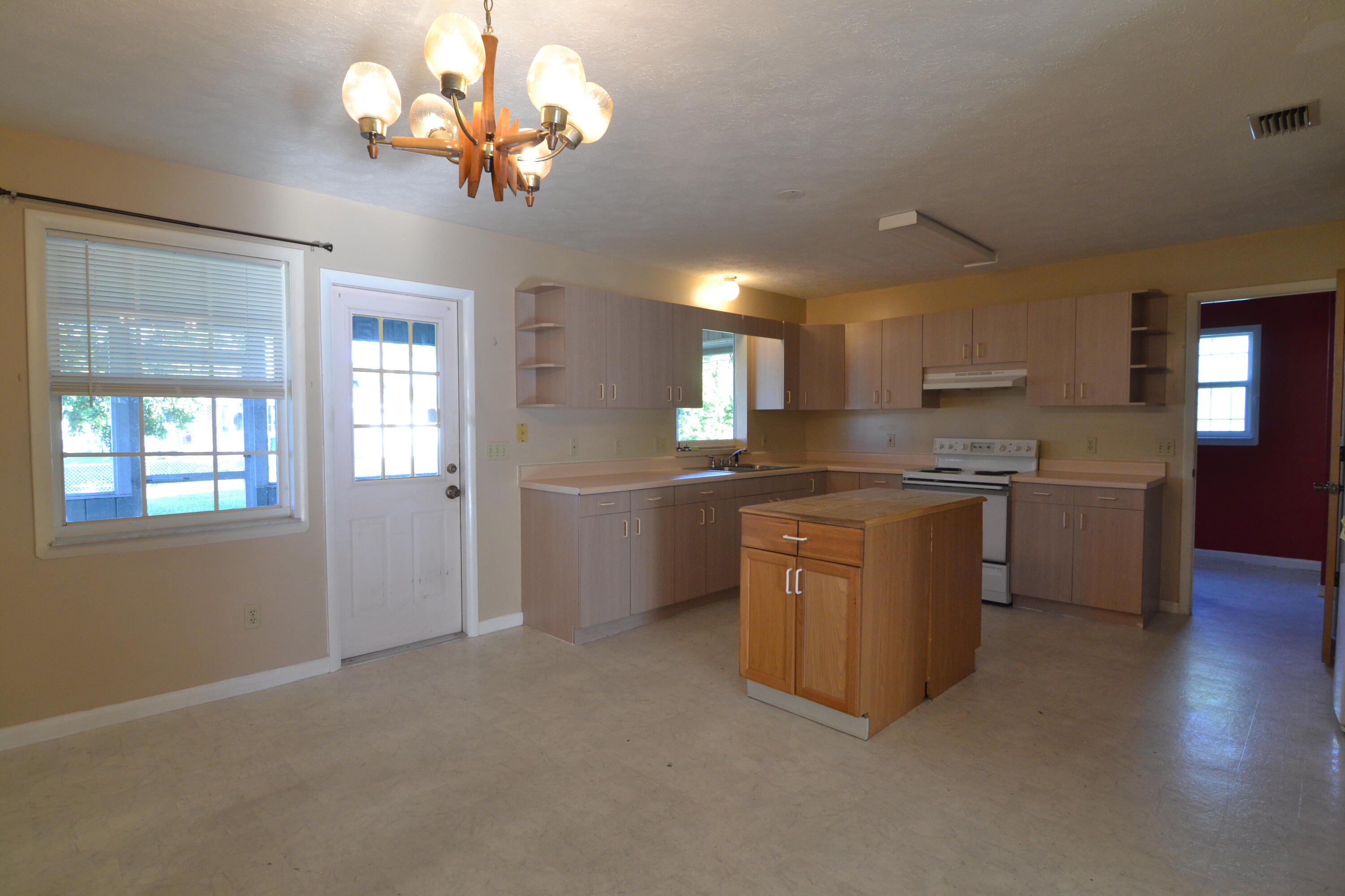 5620 Southeast Normandy Avenue Stuart, FL 34997 - Photo 12 of 14 DSC_0132