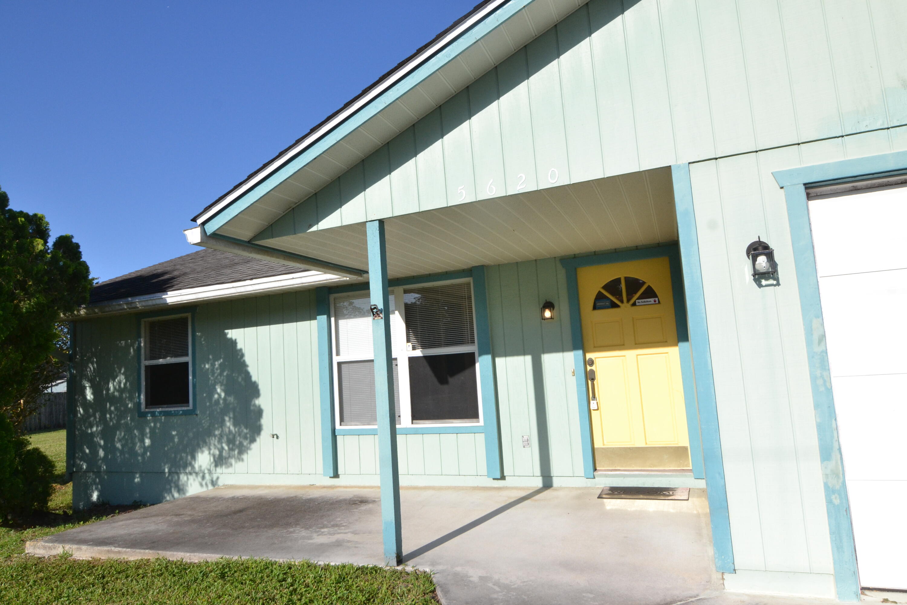 5620 Southeast Normandy Avenue Stuart, FL 34997 - Photo 2 of 14 DSC_0148