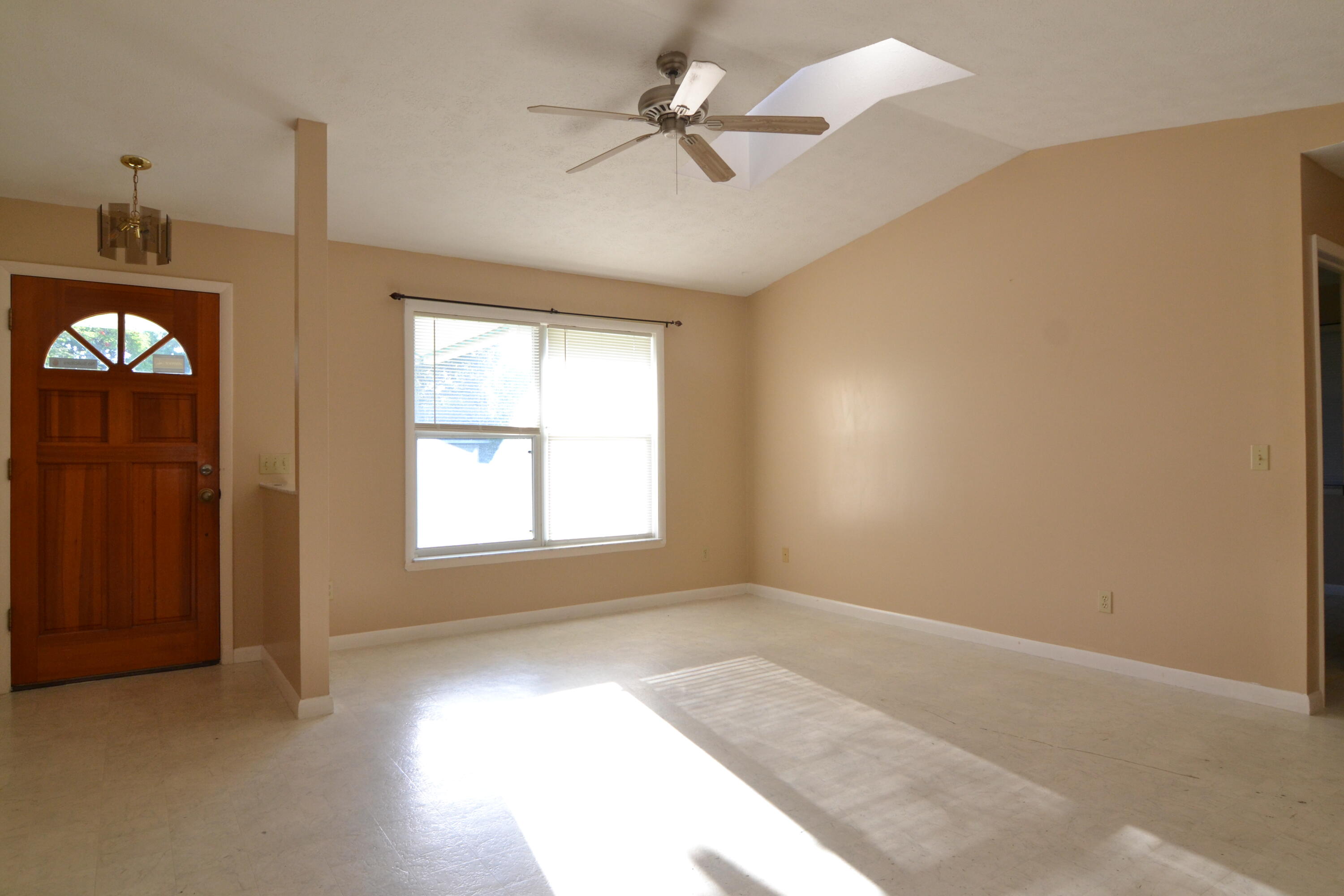 5620 Southeast Normandy Avenue Stuart, FL 34997 - Photo 5 of 14 DSC_0118