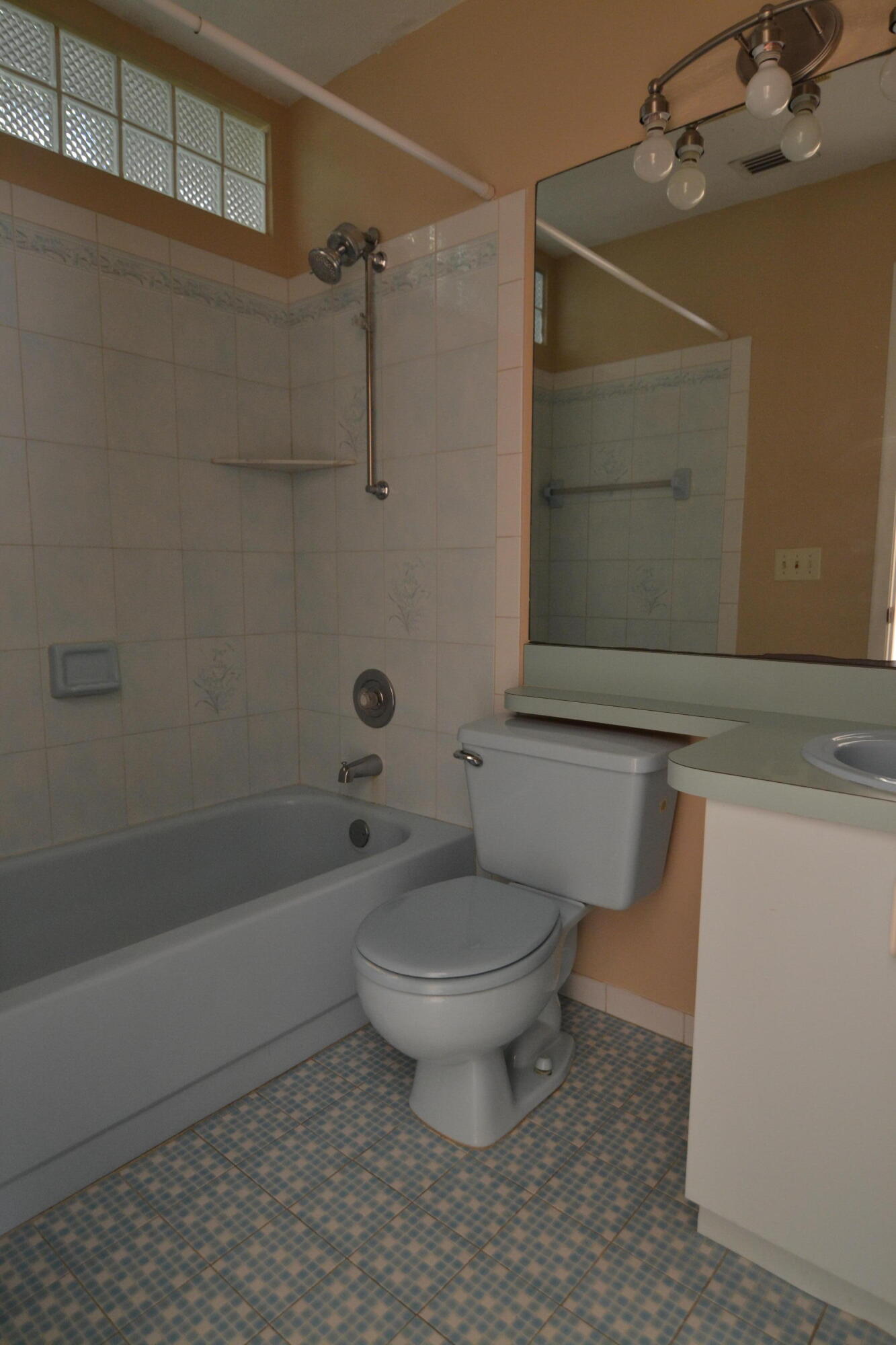 5620 Southeast Normandy Avenue Stuart, FL 34997 - Photo 8 of 14 DSC_0124