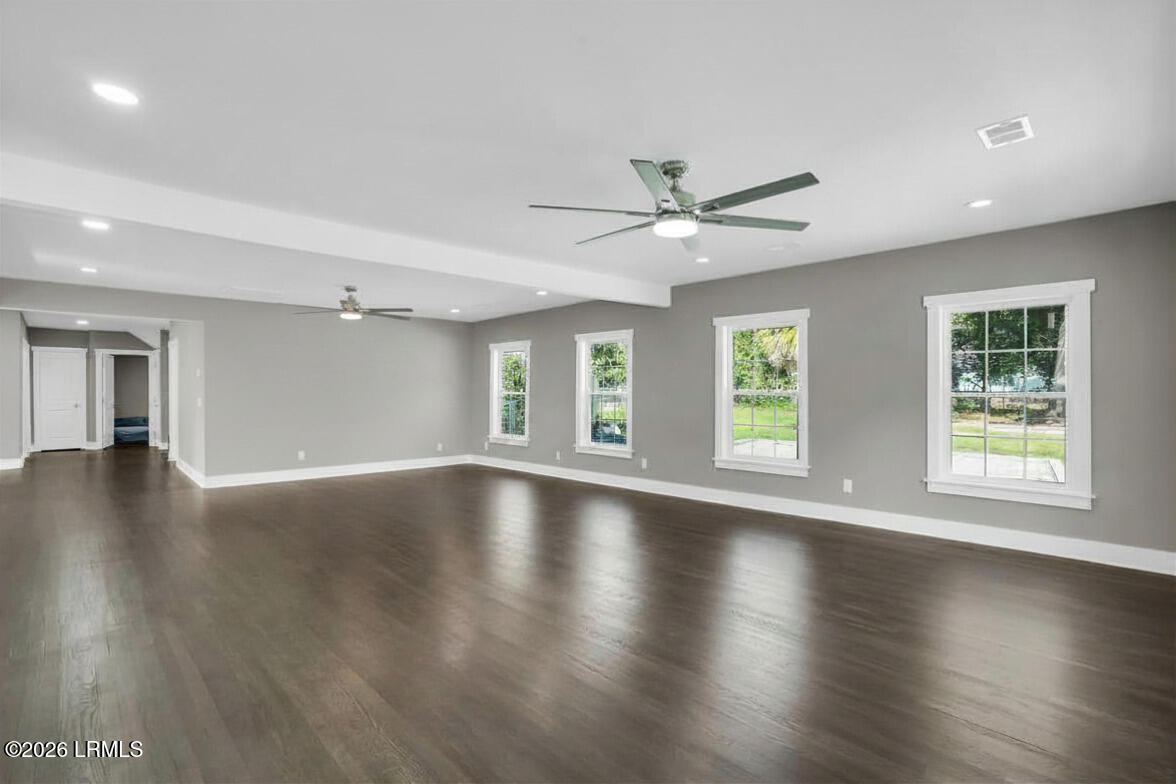 401-403 Mulberry Street West Hampton, SC 29924 - Photo 2 of 61 577e8a61-683e-41f5-b8fc-4219375a9545