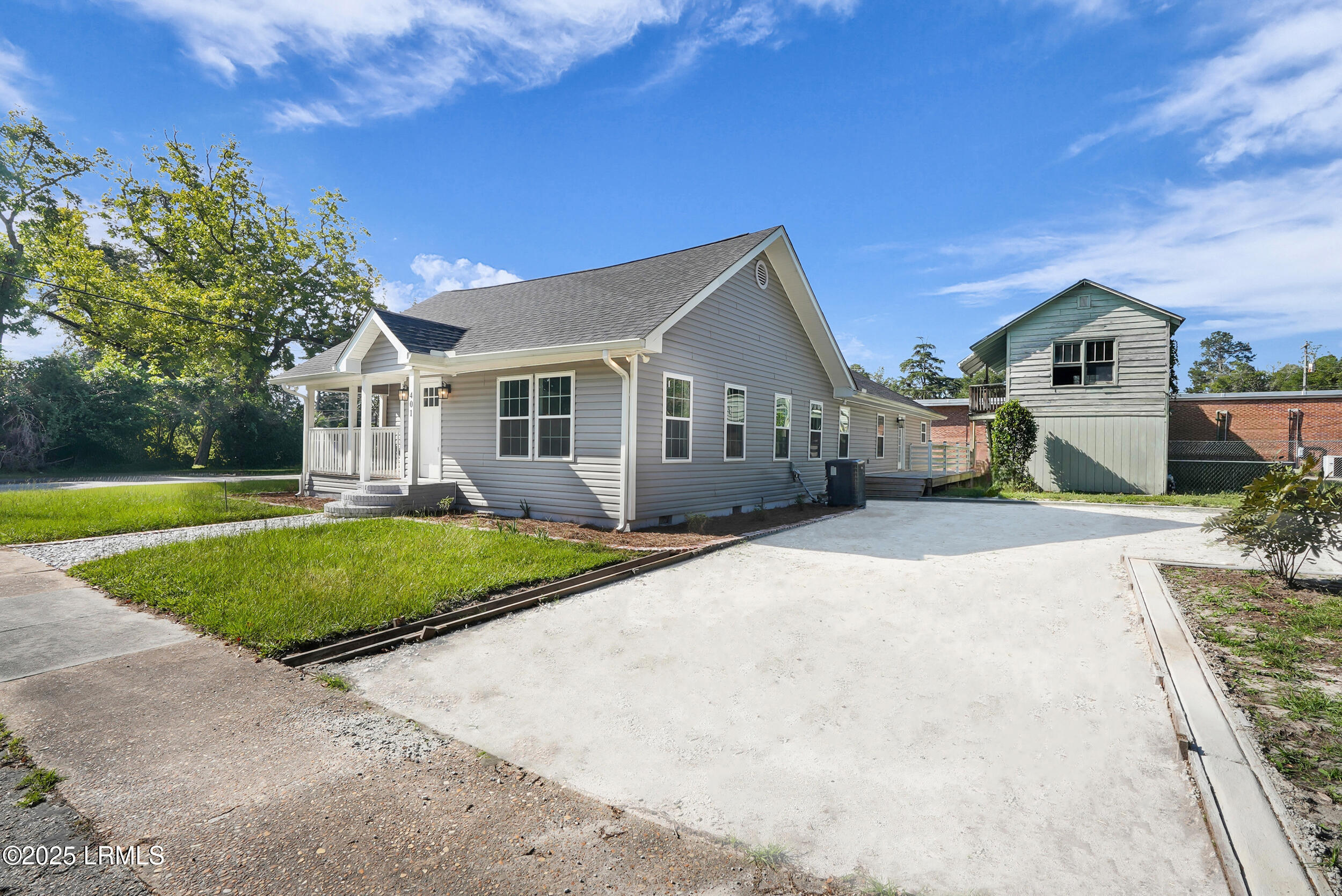 401-403 Mulberry Street West Hampton, SC 29924 - Photo 6 of 74 11_dsc09299