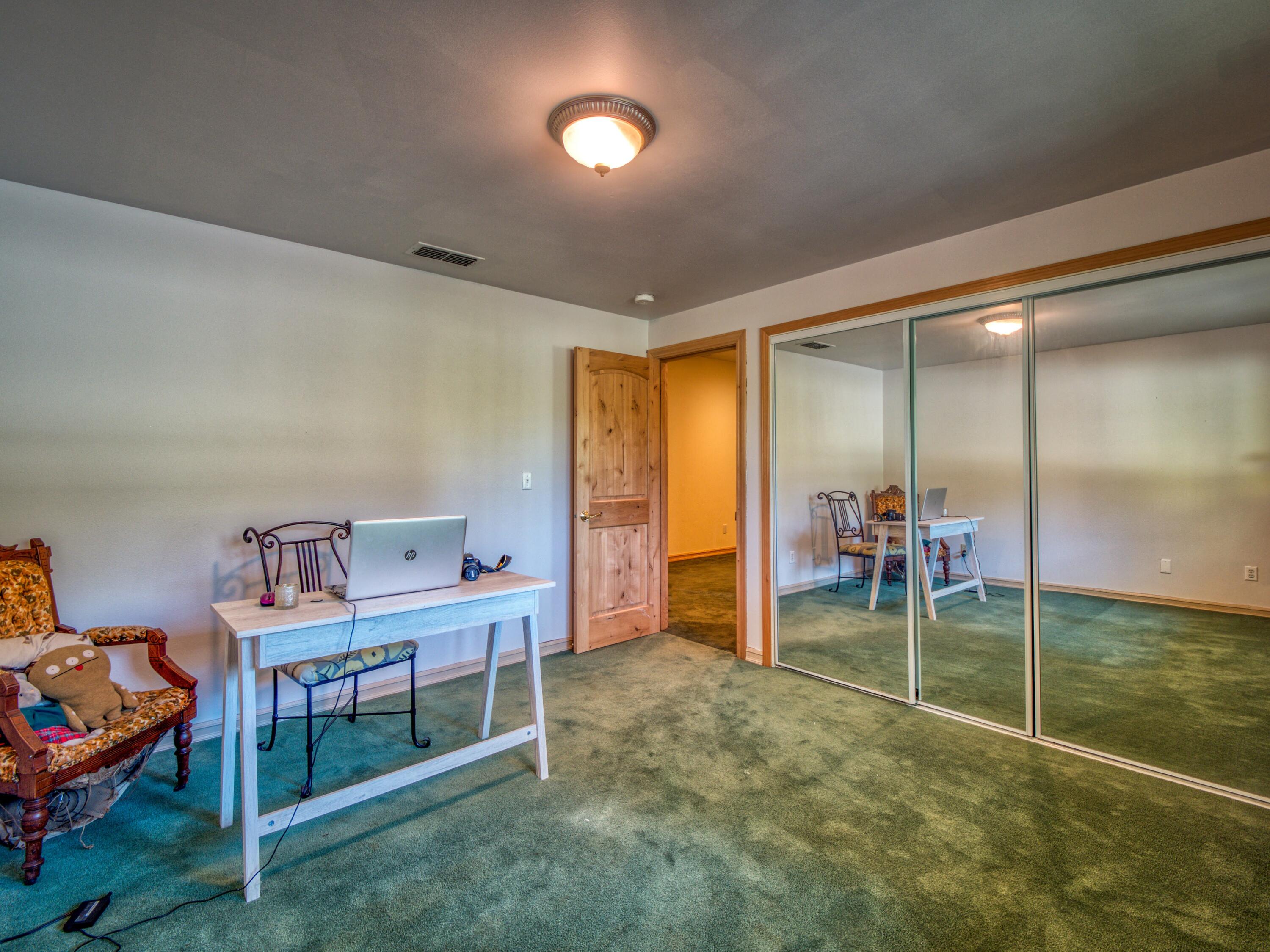 17777 North Applegate Road Grants Pass, OR 97527 - Photo 28 of 104 Bed 1b