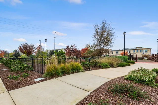 $460,000 | 3205 Albany Terrace, Davis, CA 95618