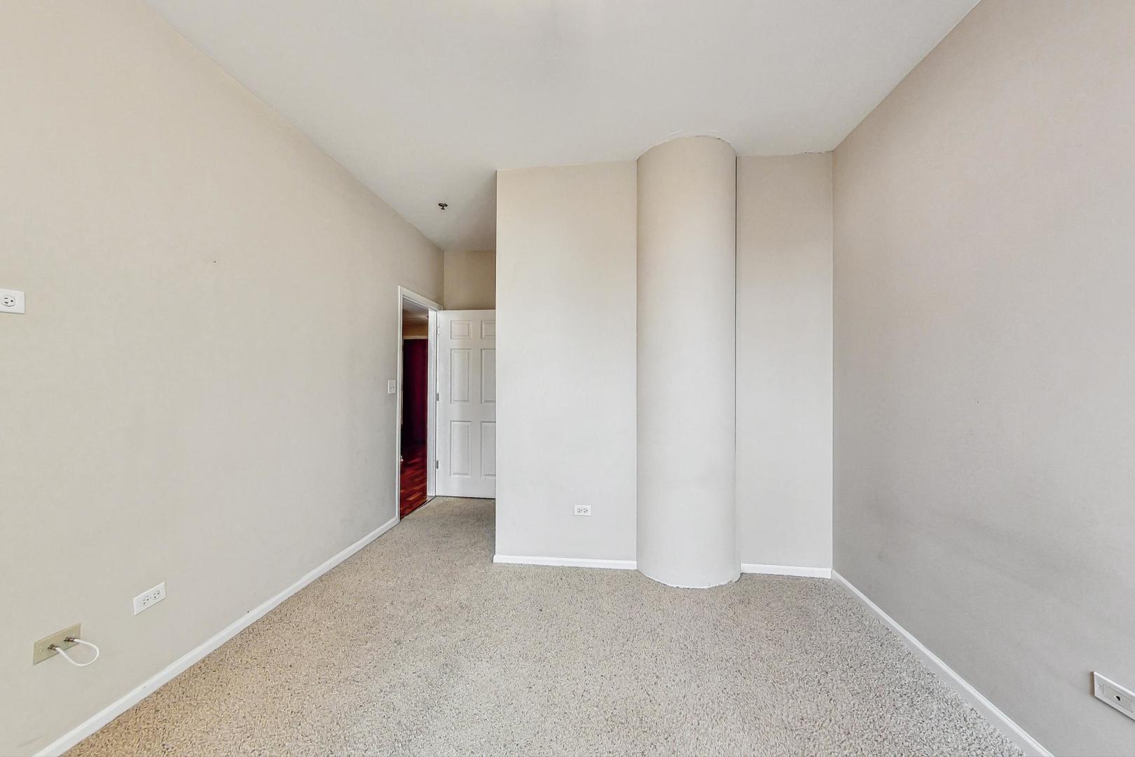 1255 South State Street, Unit 1918 Chicago, IL 60605 - Photo 8 of 16 a view of an empty room