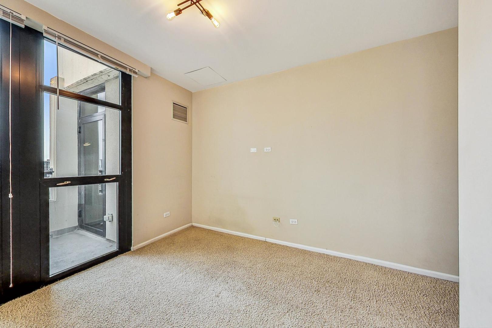 1255 South State Street, Unit 1918 Chicago, IL 60605 - Photo 9 of 16 a view of empty room