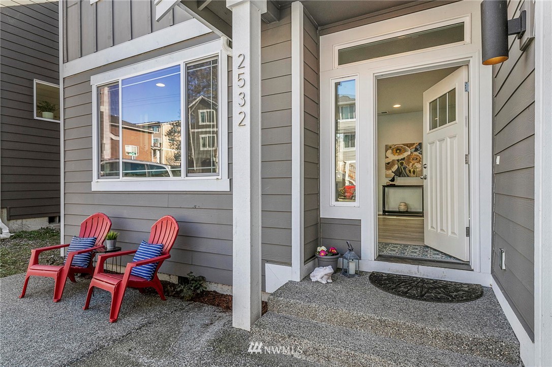 2532 Filbert Avenue Bremerton, WA 98310 - Photo 3 of 26 Gallery Image 3
