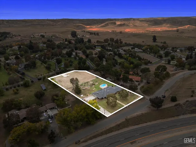 a view of livingroom with window