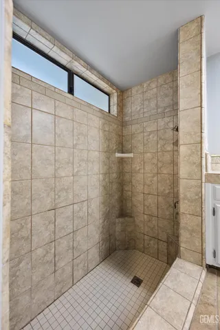 $999,999 | Undisclosed Address, Bakersfield, CA 93308