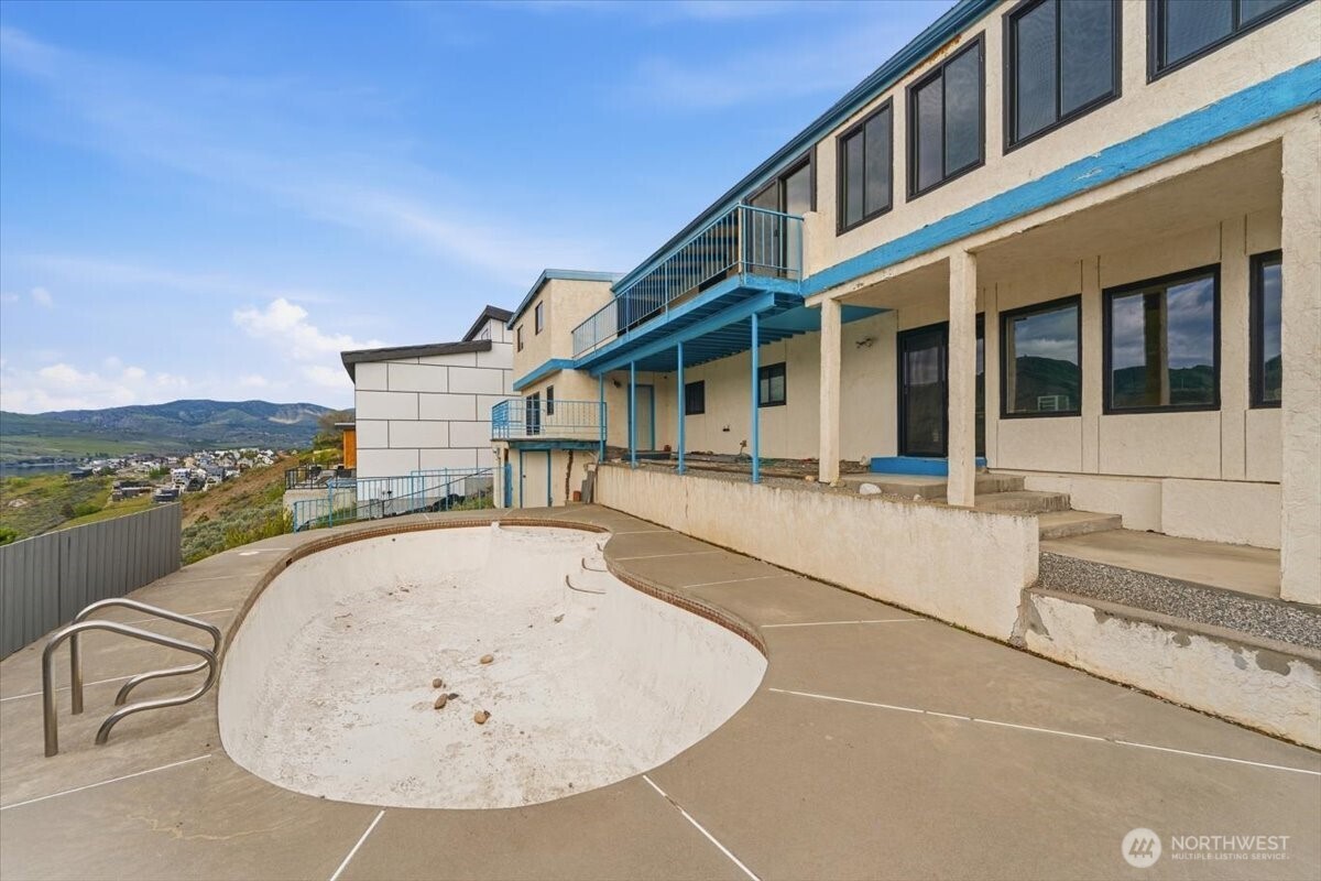 820 West Golf Course Drive Chelan, WA 98816 - Photo 32 of 39