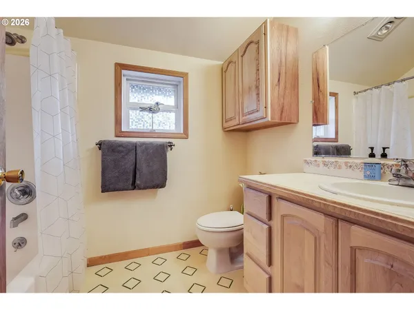 $699,000 | 598 North Laurel, Unit A, Cannon Beach, OR 97110