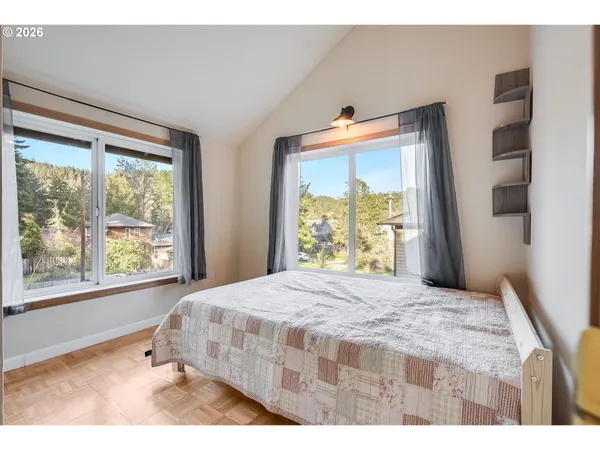 $699,000 | 598 North Laurel, Unit A, Cannon Beach, OR 97110