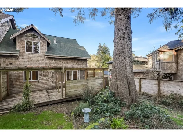 $699,000 | 598 North Laurel, Unit A, Cannon Beach, OR 97110