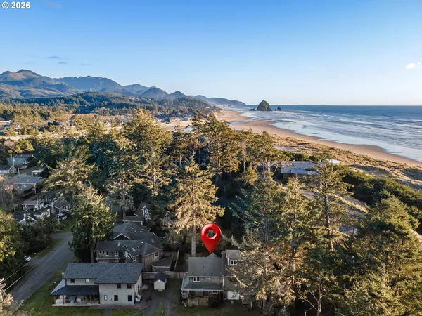 $699,000 | 598 North Laurel, Unit A, Cannon Beach, OR 97110