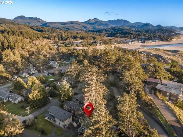 $699,000 | 598 North Laurel, Unit A, Cannon Beach, OR 97110