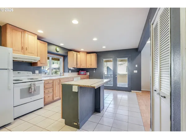 $699,000 | 598 North Laurel, Unit A, Cannon Beach, OR 97110