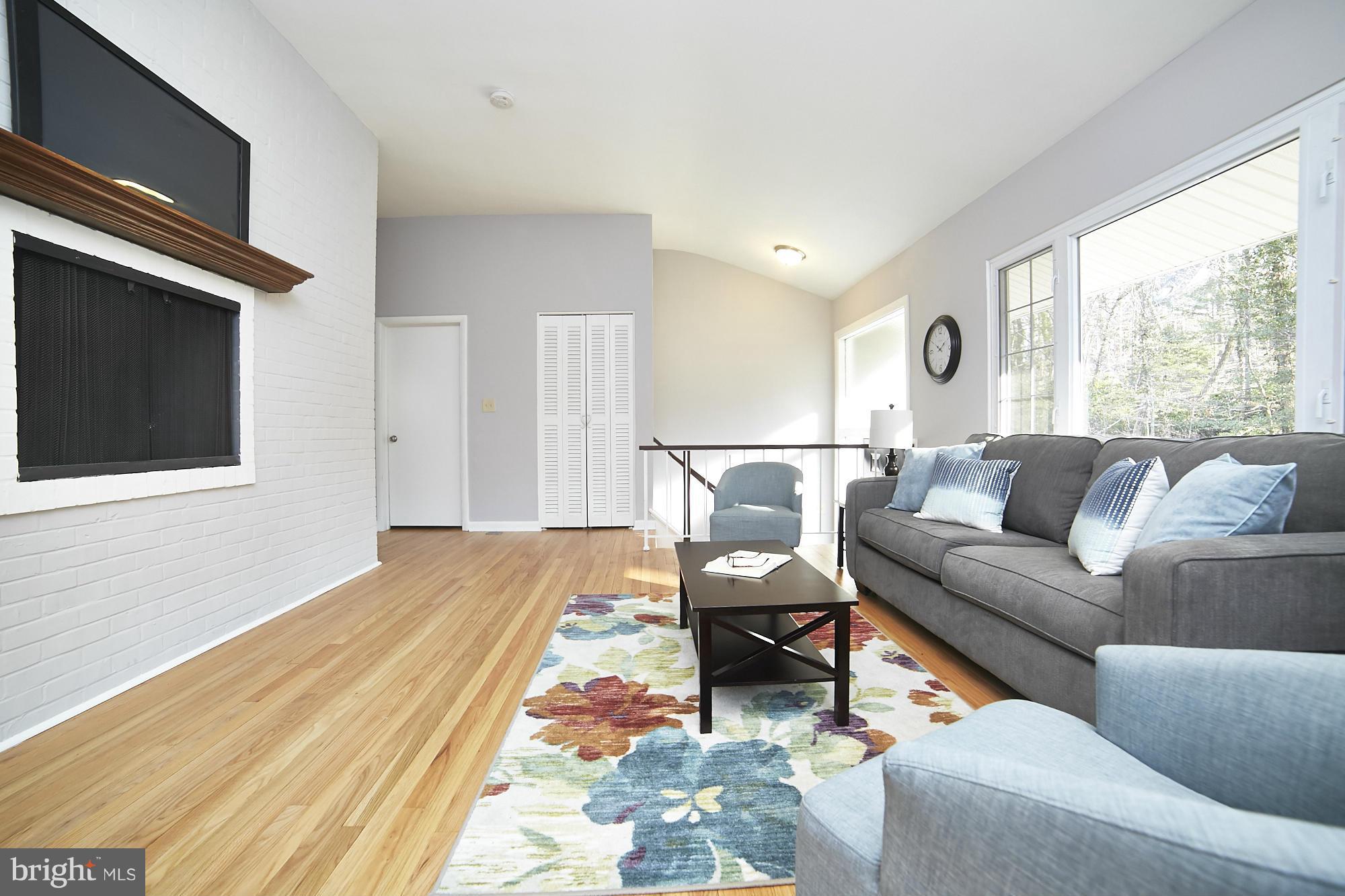 915 Cromwell Bridge Road Towson, MD 21286 - Photo 17 of 30 Living Room