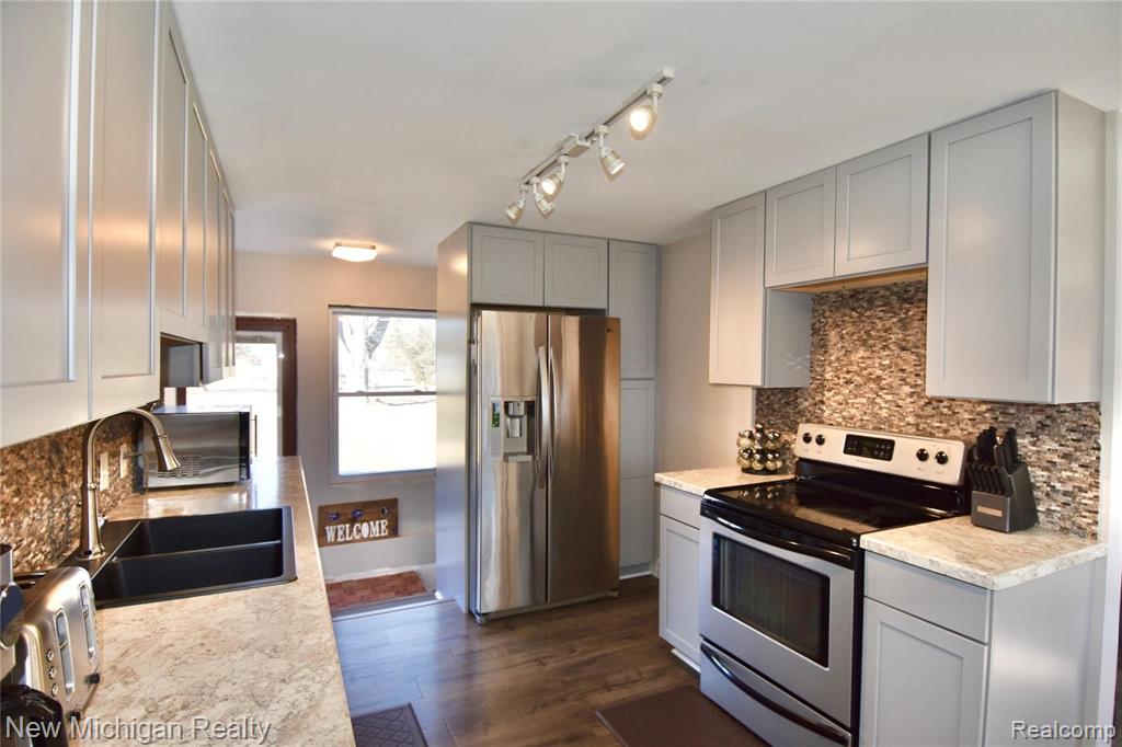 7100 Riegler Street Grand Blanc, MI 48439 - Photo 4 of 15