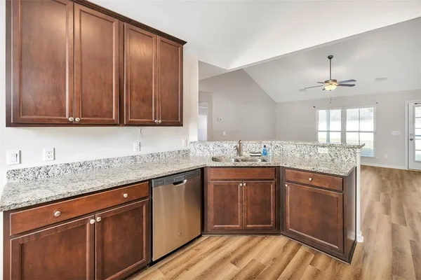 $2,395 | 124 Heatherly Way, Brunswick, GA 31523