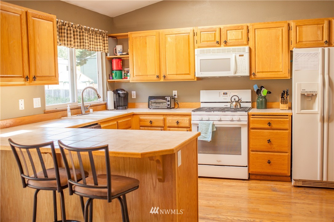21331 6th Avenue West Bothell, WA 98021 - Photo 2 of 22