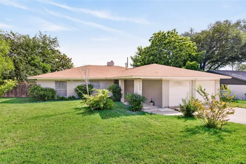 $2,400 | 11902 Oakbrook Drive, Austin, TX 78753