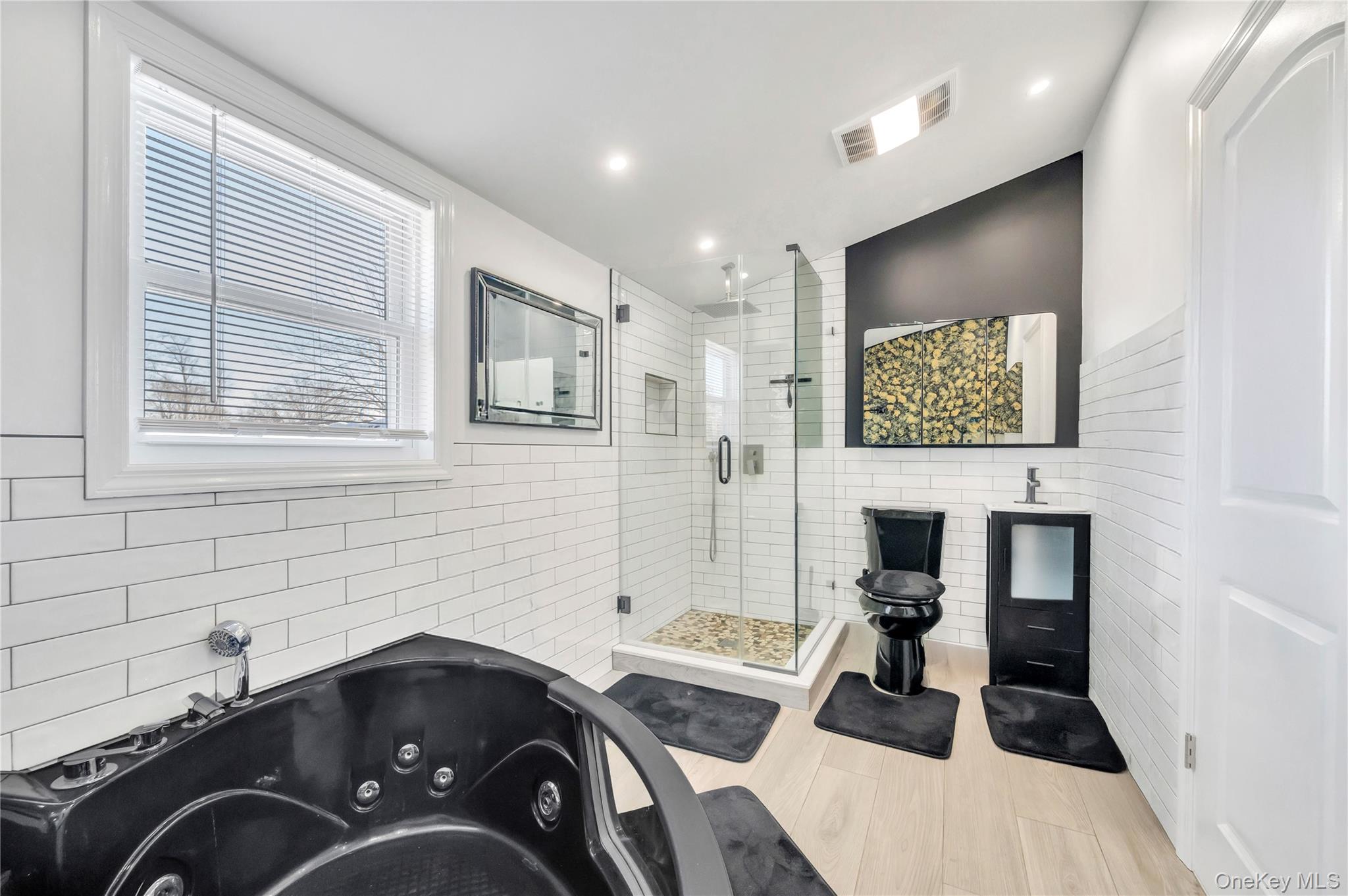 19 Radburn Drive Commack, NY 11725 - Photo 15 of 25