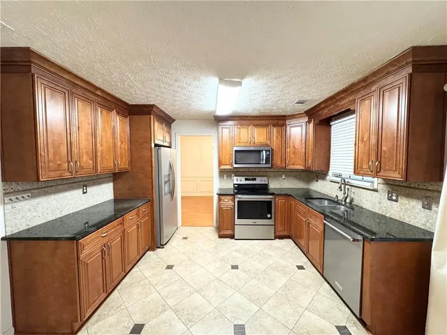 $2,400 | 5212 Pine Branch Circle, Sugar Hill, GA 30518