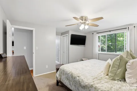 $585,000 | 6723 Rollingridge Drive, Charlotte, NC 28211