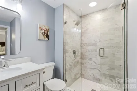 $585,000 | 6723 Rollingridge Drive, Charlotte, NC 28211