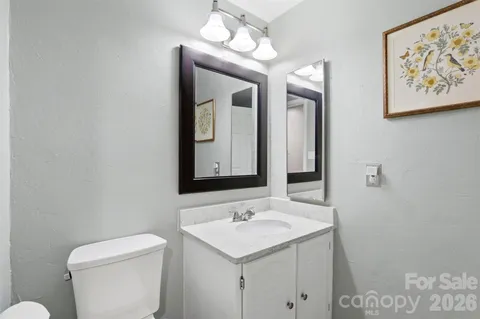 $585,000 | 6723 Rollingridge Drive, Charlotte, NC 28211