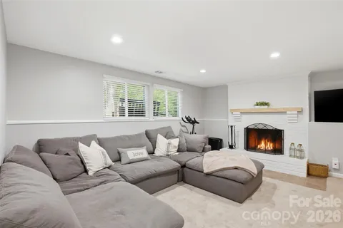 $585,000 | 6723 Rollingridge Drive, Charlotte, NC 28211