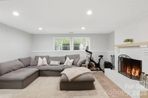 $585,000 | 6723 Rollingridge Drive, Charlotte, NC 28211