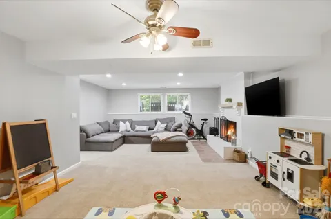 $585,000 | 6723 Rollingridge Drive, Charlotte, NC 28211