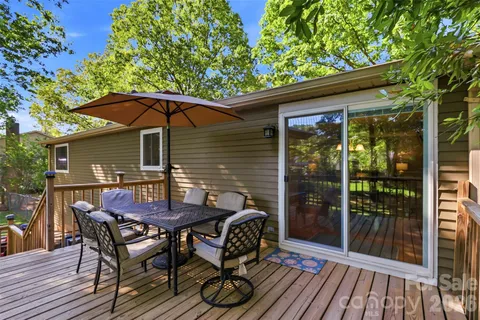 $585,000 | 6723 Rollingridge Drive, Charlotte, NC 28211