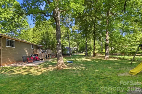 $585,000 | 6723 Rollingridge Drive, Charlotte, NC 28211