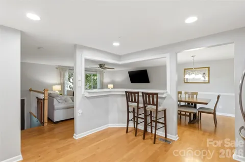 $585,000 | 6723 Rollingridge Drive, Charlotte, NC 28211