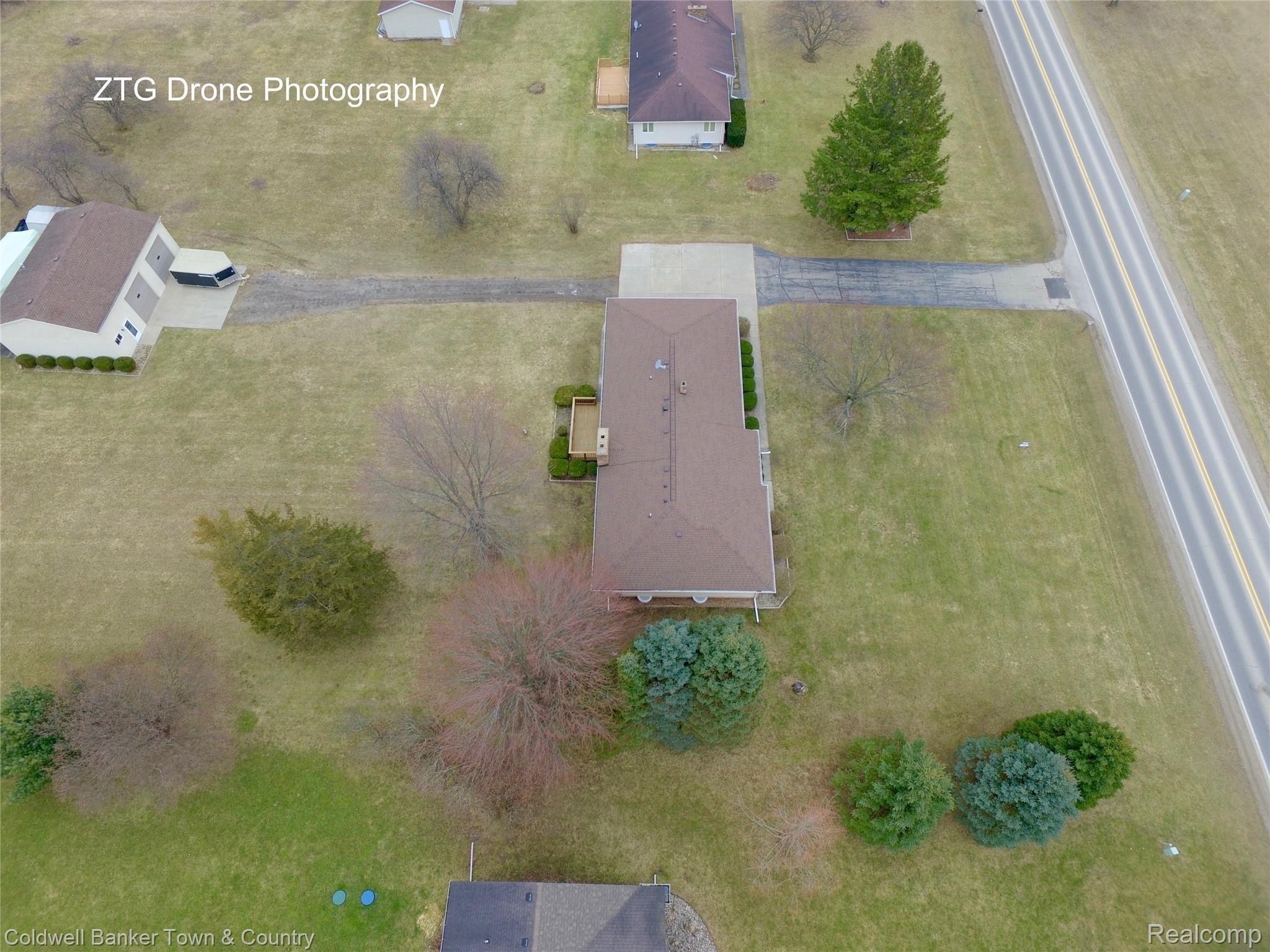 3064 West Coon Lake Road Howell, MI 48843 - Photo 46 of 47 DJI_0653.jpg