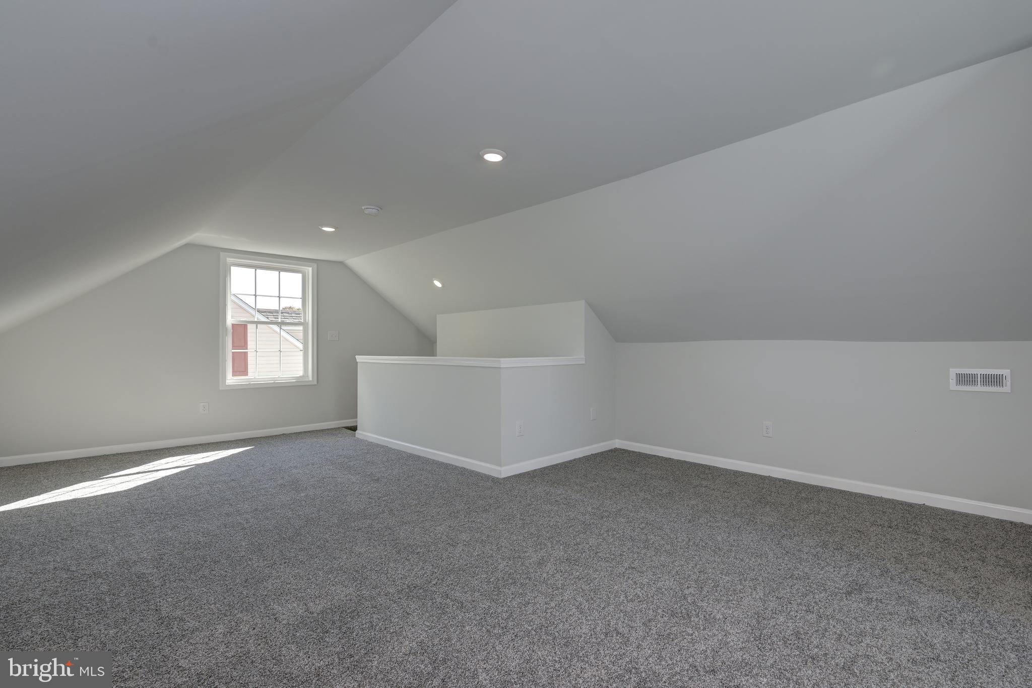 477 Buttonwood Avenue Maple Shade, NJ 08052 - Photo 28 of 32 an empty room with windows