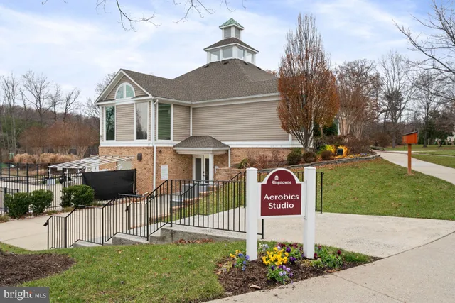 $775,000 | 6169 Windham Hill Run, Alexandria, VA 22315