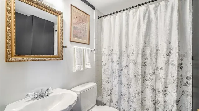 $3,300 | 922 Chartres Street, Unit E, New Orleans, LA 70116