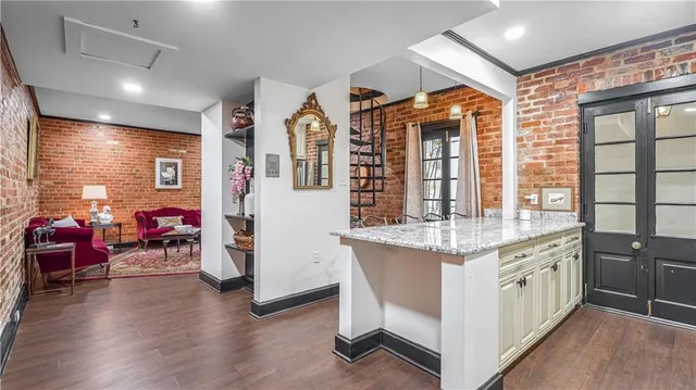 $3,300 | 922 Chartres Street, Unit E, New Orleans, LA 70116