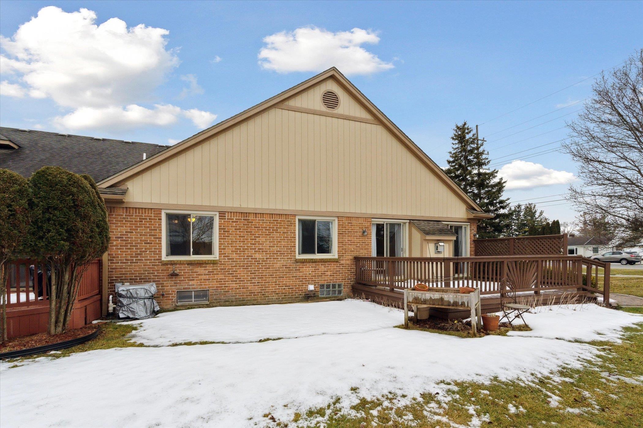 16615 Country Ridge Lane Macomb, MI 48044 - Photo 42 of 49 50167583-8EA74438-707B-4075-8455-184B267702AC.JPG