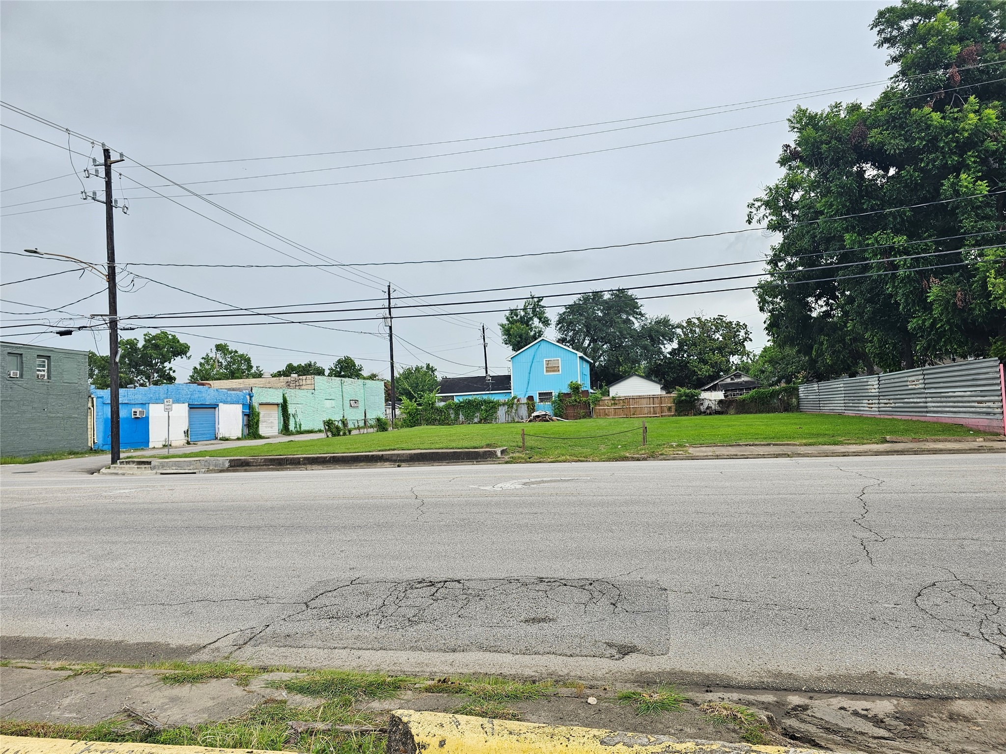 7048 Navigation Boulevard Houston, TX 77011 - Photo 4 of 8