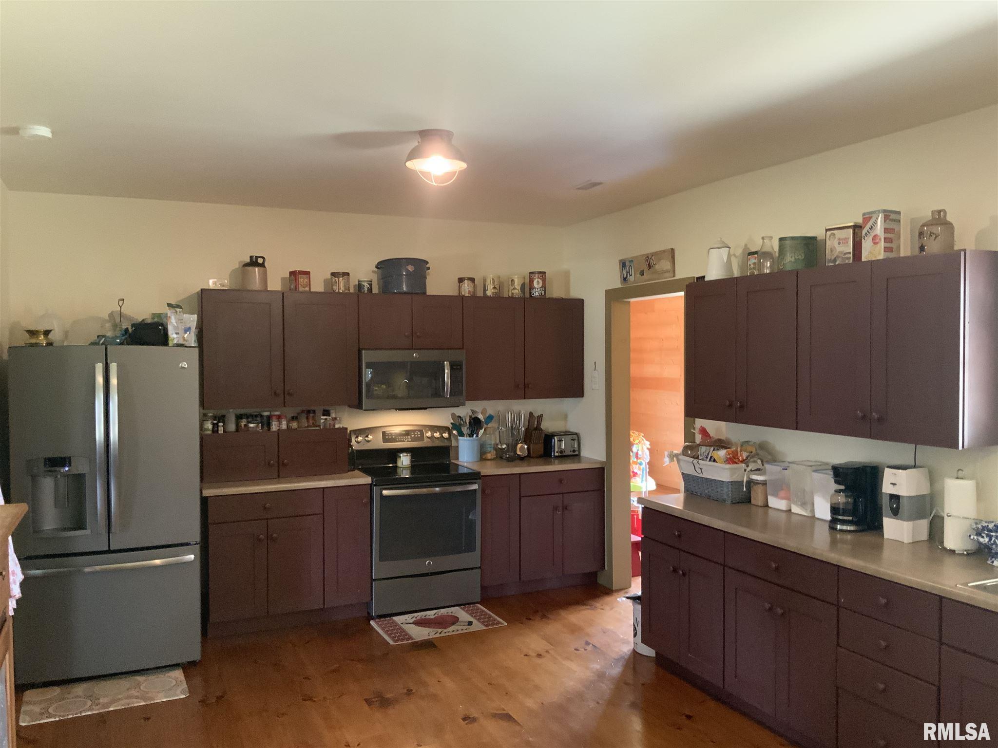 181 Van Buren Road Texico, IL 62889 - Photo 3 of 39
